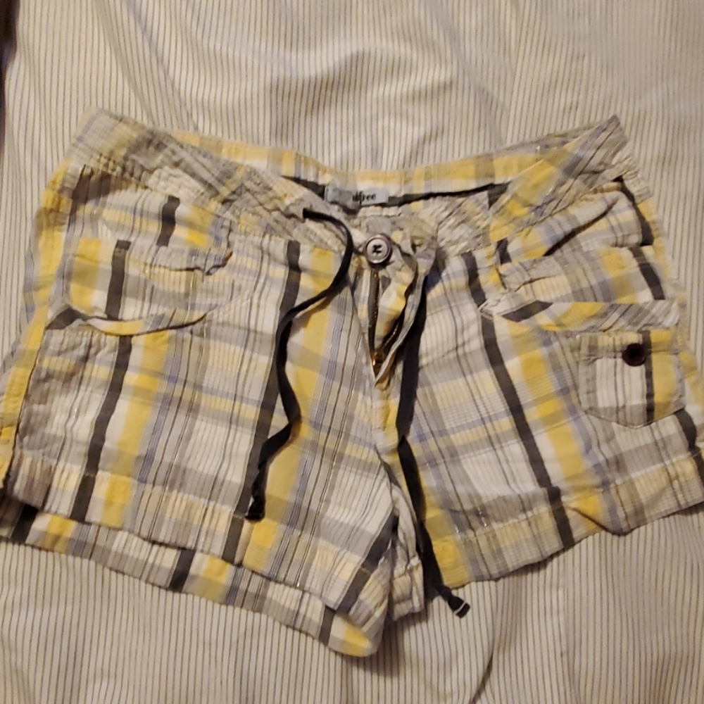 $5/25 Yellow grey plaid shorts